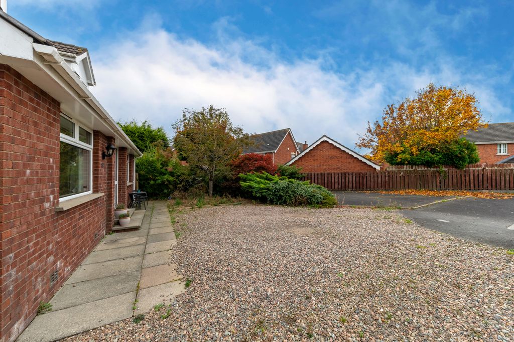 Property photo 3 of 33 004