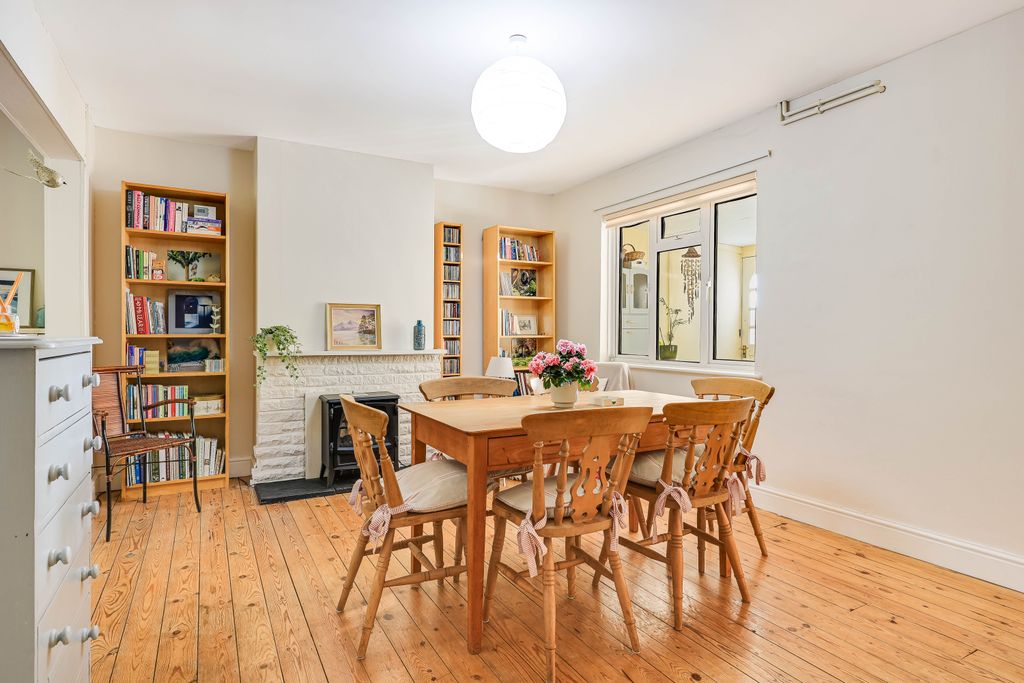 Property photo 3 of 25 Img2643