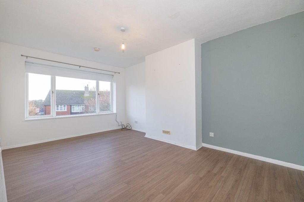 Property photo 3 of 17 Picture 3