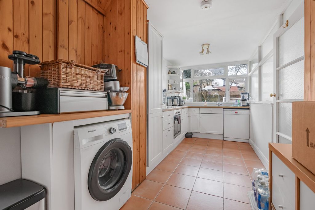 Property photo 2 of 16 Picture No. 16