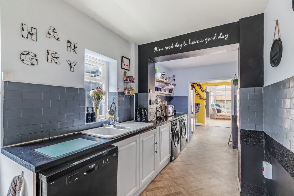 Property photo 3 of 22 Picture 3