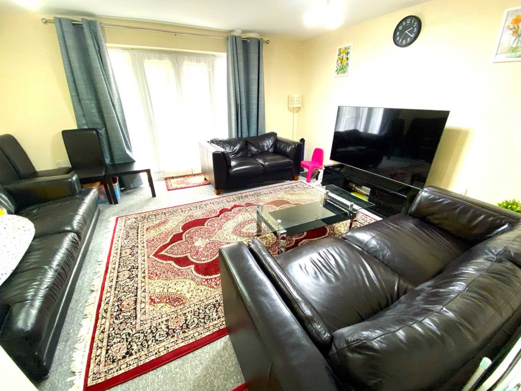 Property photo 2 of 6