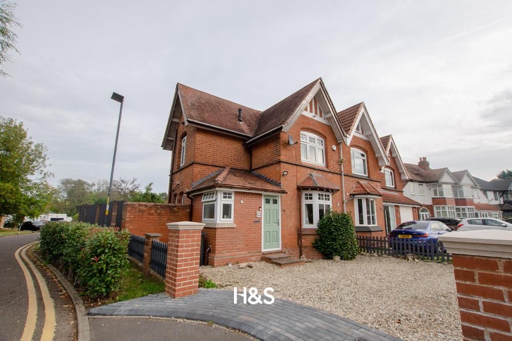 Property photo 2 of 17 10 Hamlet Road - Front1.Jpg