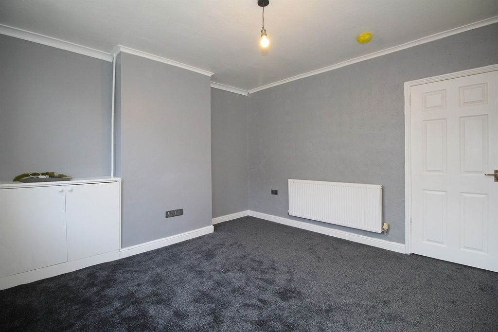 Property photo 3 of 26 Lounge