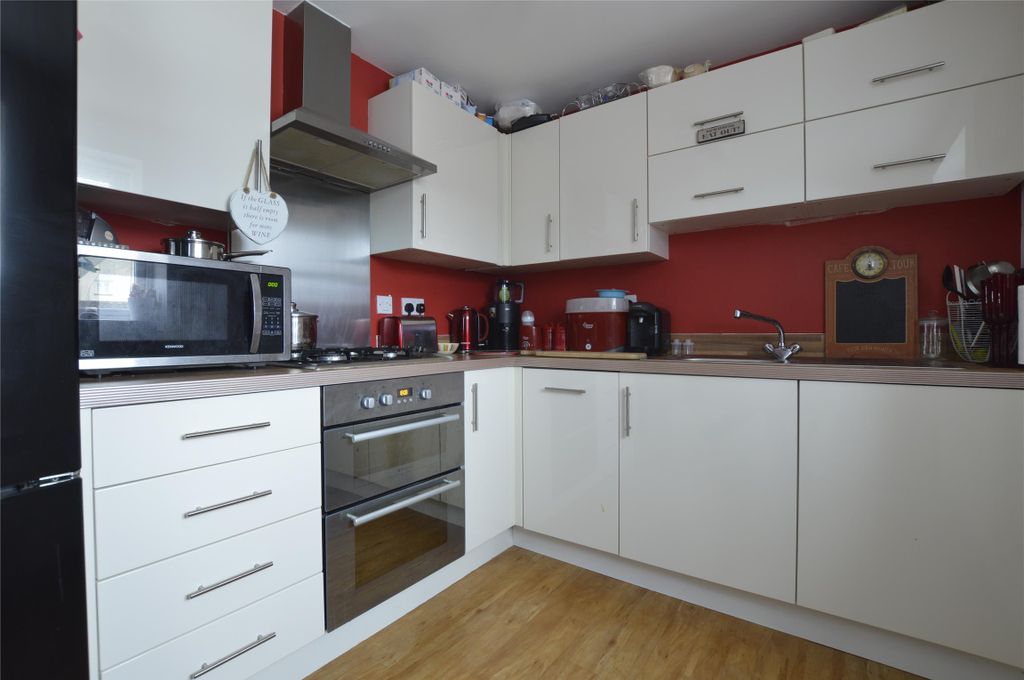 Property photo 2 of 9 Kitchen