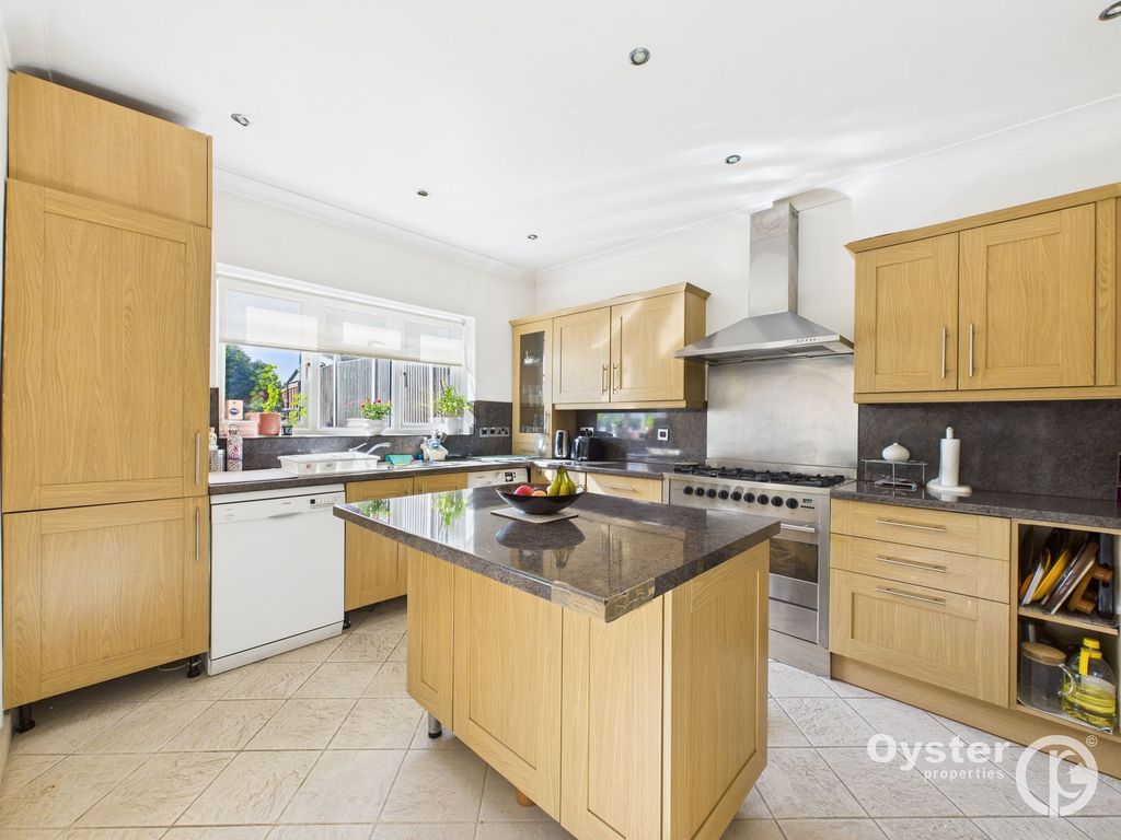 Property photo 2 of 15 Kitchen