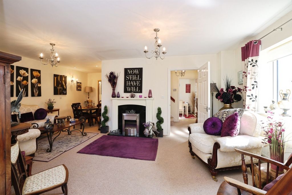 Property photo 2 of 19