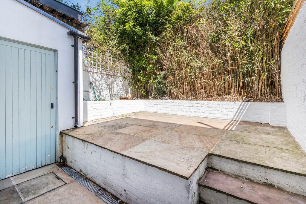 Property photo 3 of 9