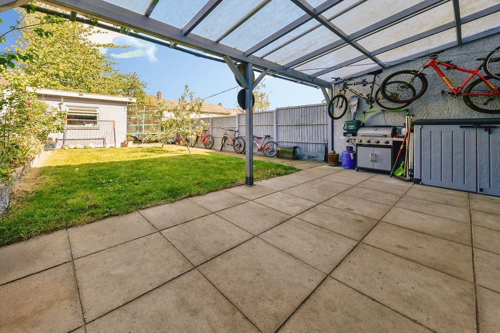 Property photo 2 of 21 Garden