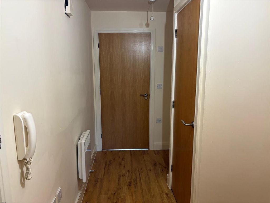 Property photo 2 of 12 Hallway.Jpg