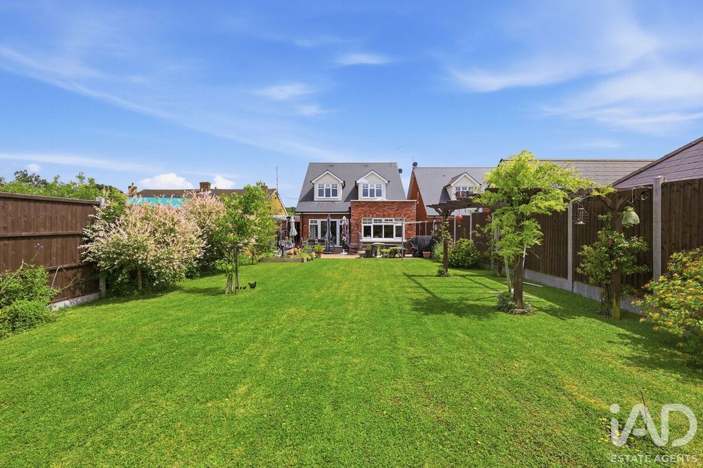 Property photo 1 of 33