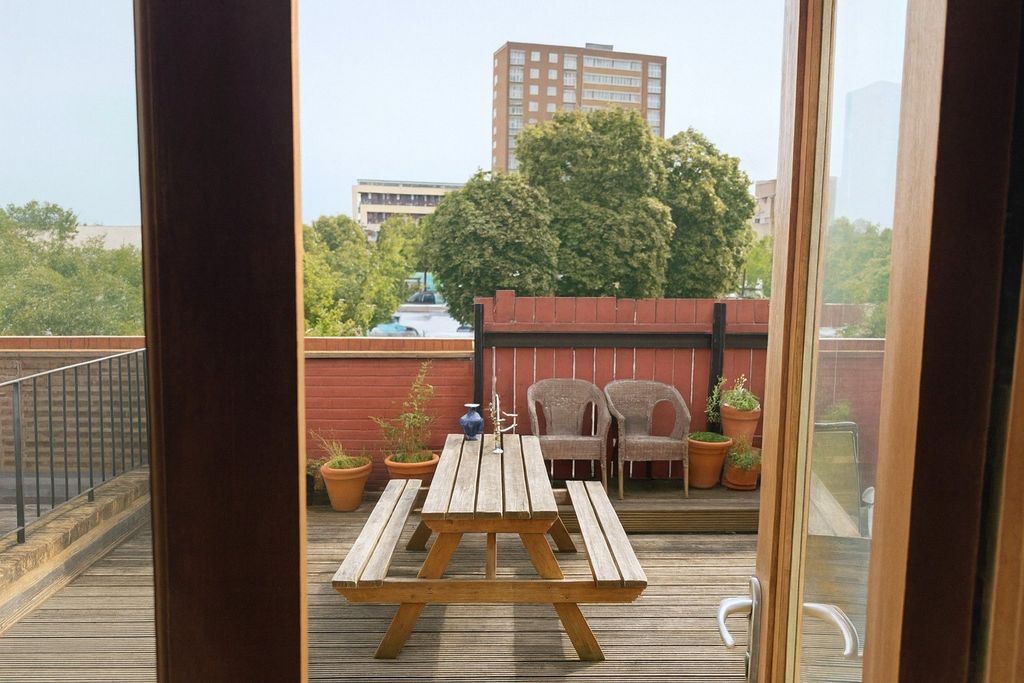 Property photo 3 of 6 Picture No. 04