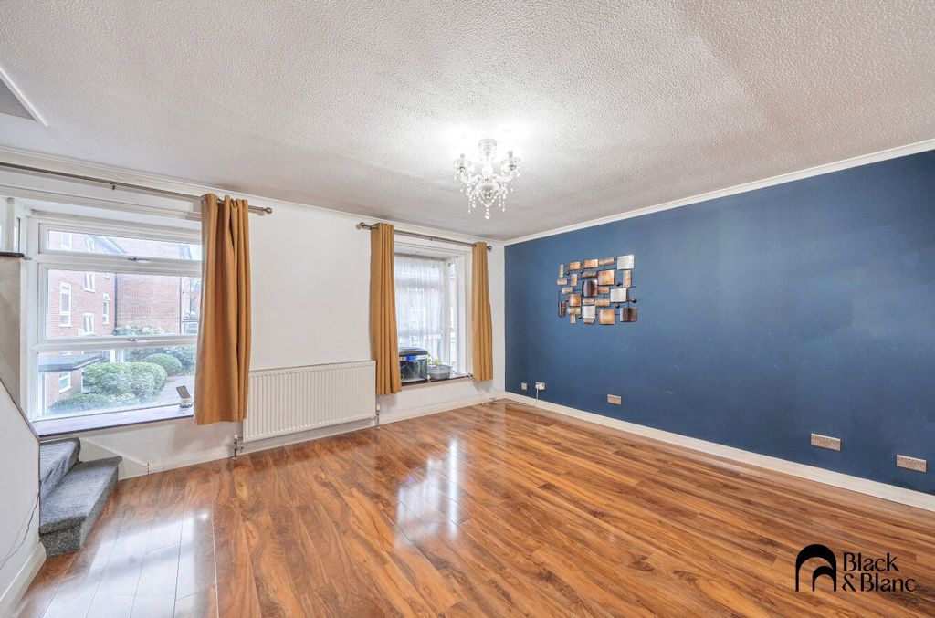 Property photo 3 of 14 Reception/Dining