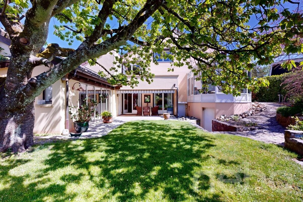 Property photo 2 of 12