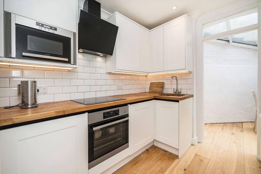 Property photo 3 of 6