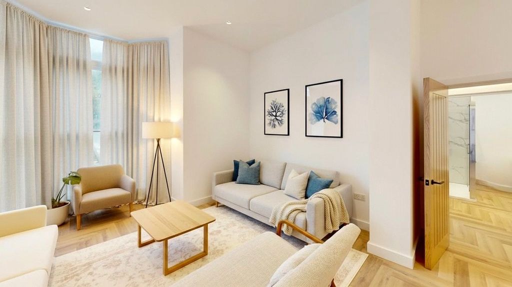 Property photo 2 of 16 2 - Picture No. 16