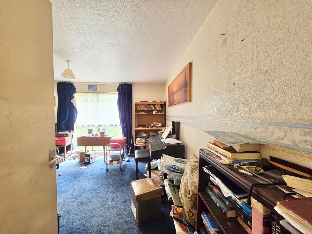 Property photo 3 of 5