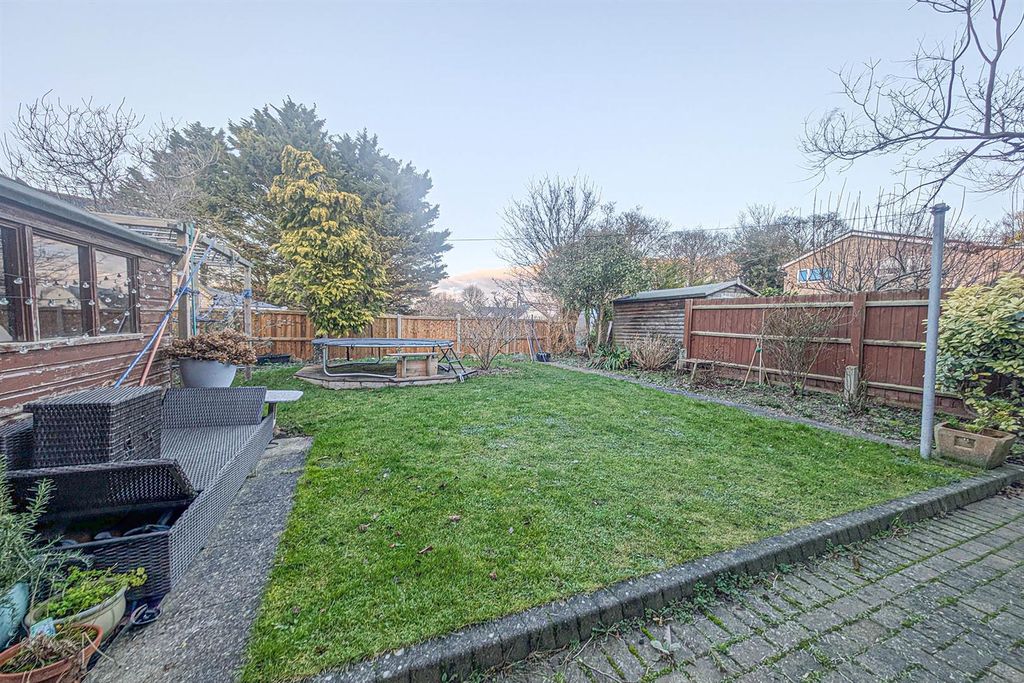 Property photo 3 of 14 Pxl_20260120_154454771.Raw-01 Garden.Jpg