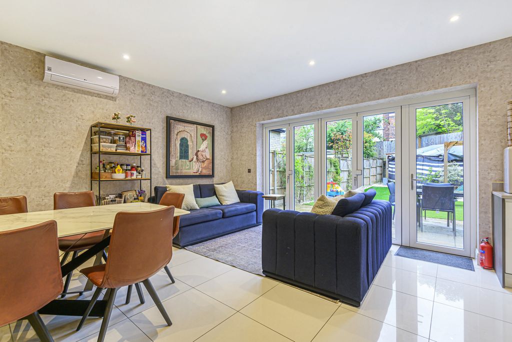 Property photo 3 of 23 851673 (2).Jpg