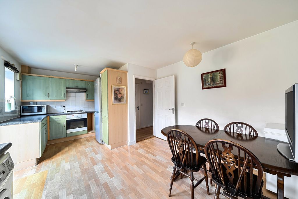 Property photo 3 of 9 1420084-15-69A98d...
