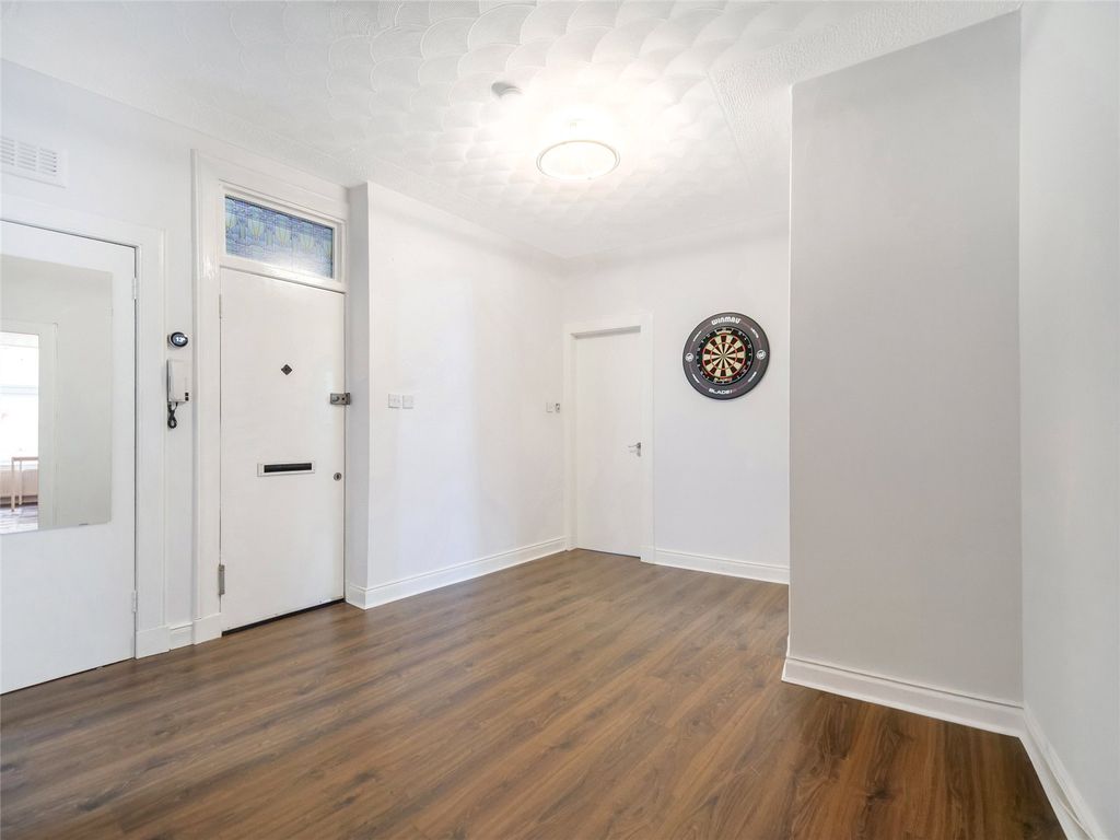Property photo 2 of 13 2