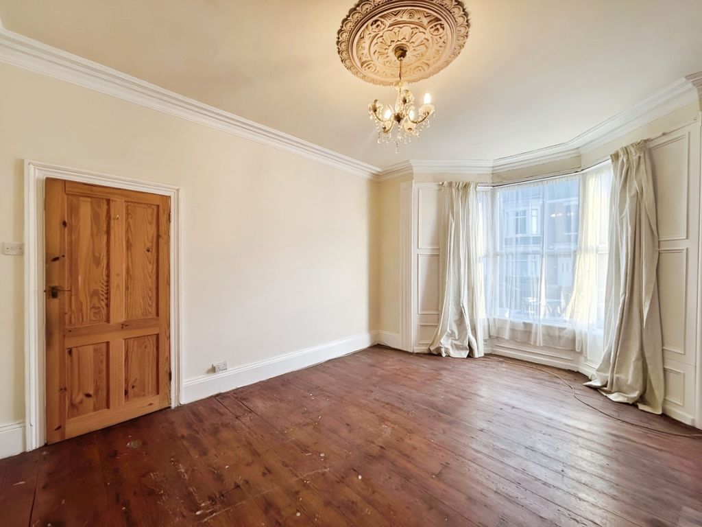 Property photo 3 of 15 4355662