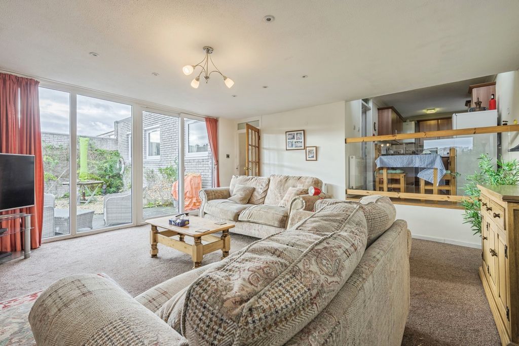 Property photo 2 of 17 Photo