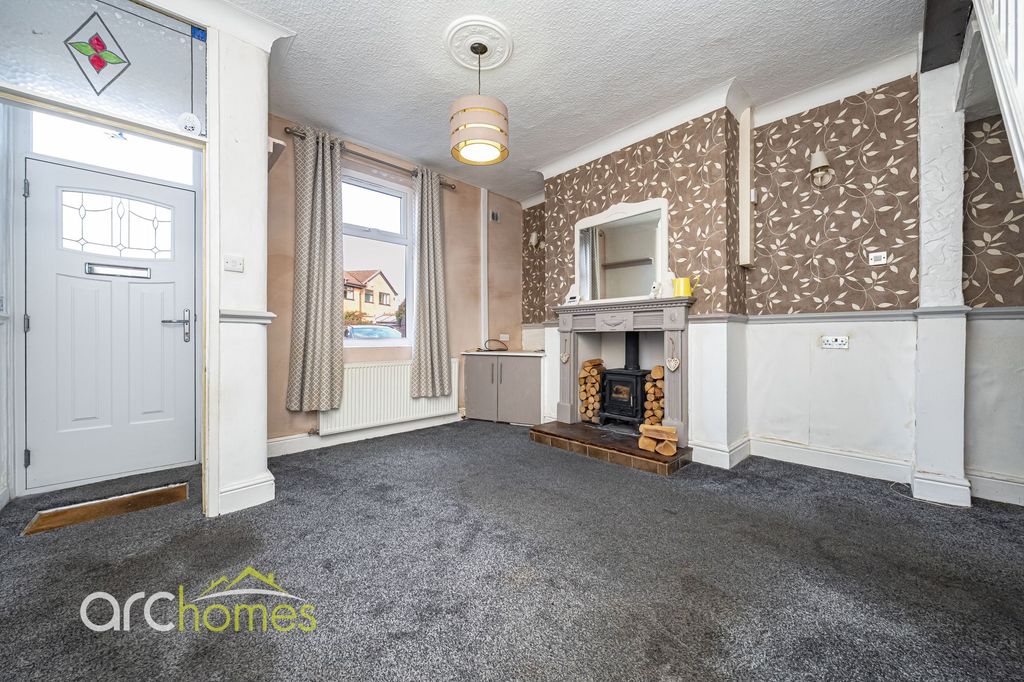 Property photo 2 of 22
