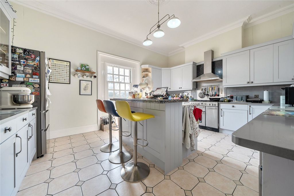 Property photo 2 of 13 Picture No. 22