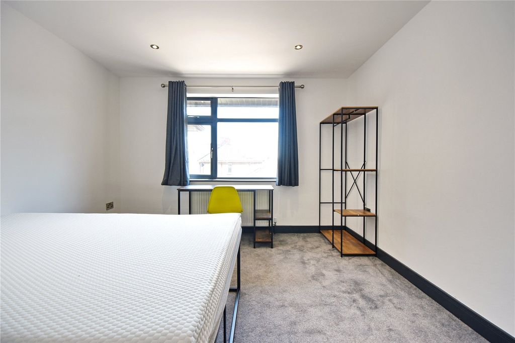 Property photo 3 of 6 Picture No. 01