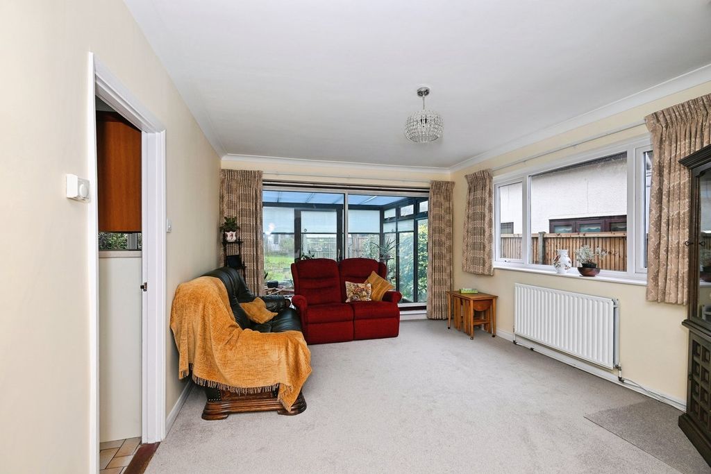 Property photo 2 of 20