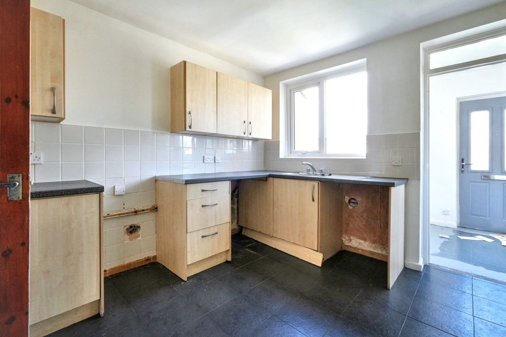 Property photo 3 of 19 11 Gladsville Road, Netherley, Liverpool, Merseyside, L27 4Bf