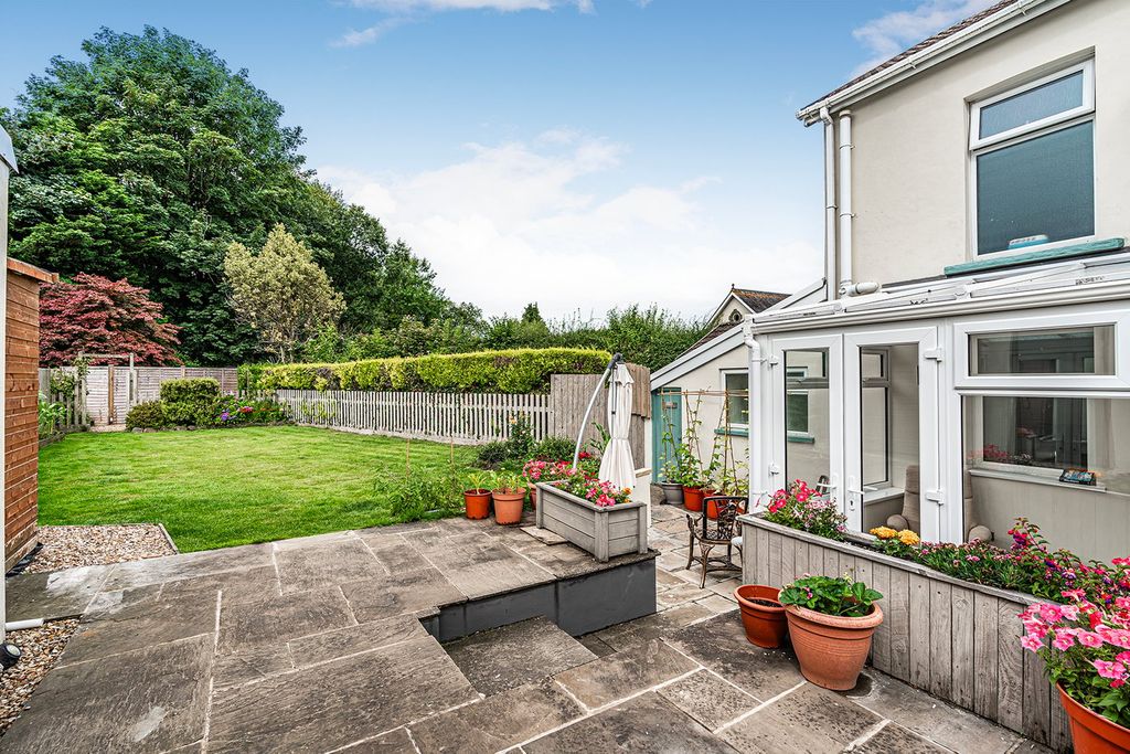 Property photo 2 of 32
