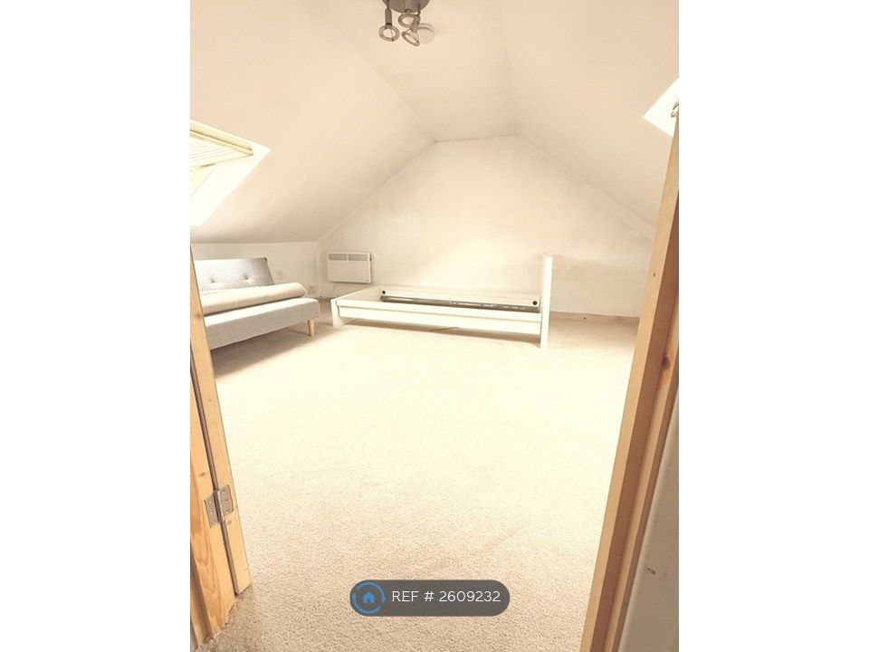 Property photo 3 of 12 Loft Room - Bedroom 1