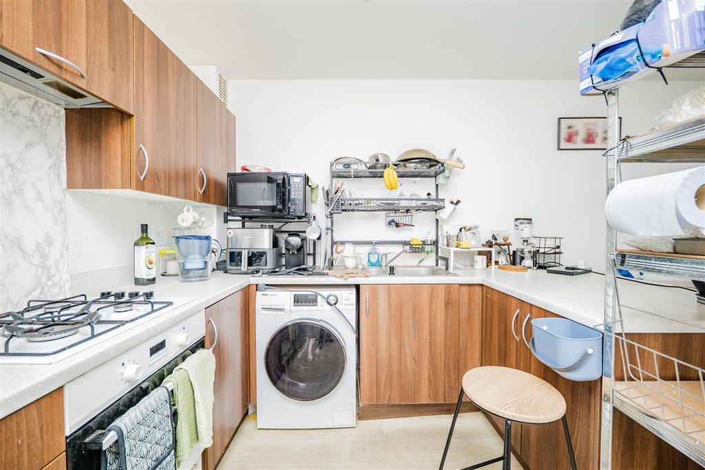 Property photo 3 of 14 P1398840.Jpg