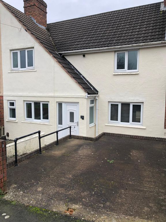 Property photo 1 of 15 3 Bedroomsemi-Detached House To Let Coseley Wv14