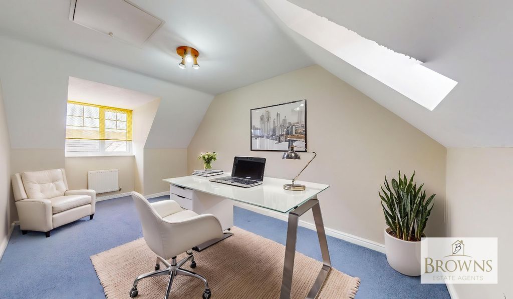 Property photo 3 of 60 5076816