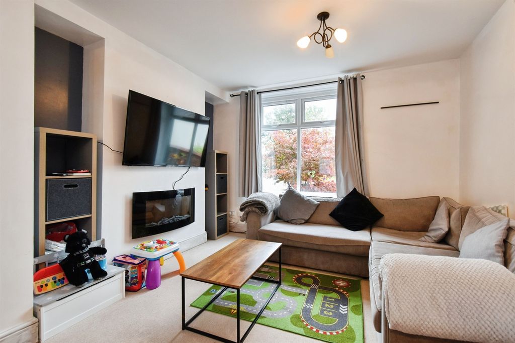 Property photo 2 of 17