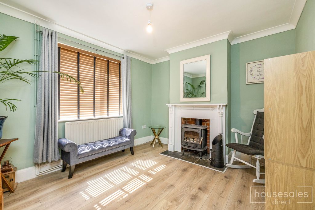 Property photo 2 of 13