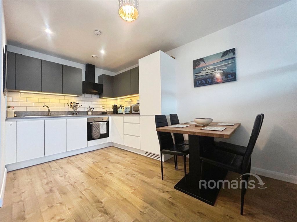 Property photo 2 of 10 Picture No. 16