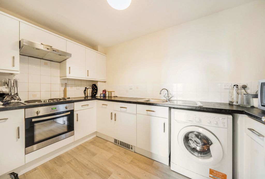Property photo 2 of 16 Kitchen