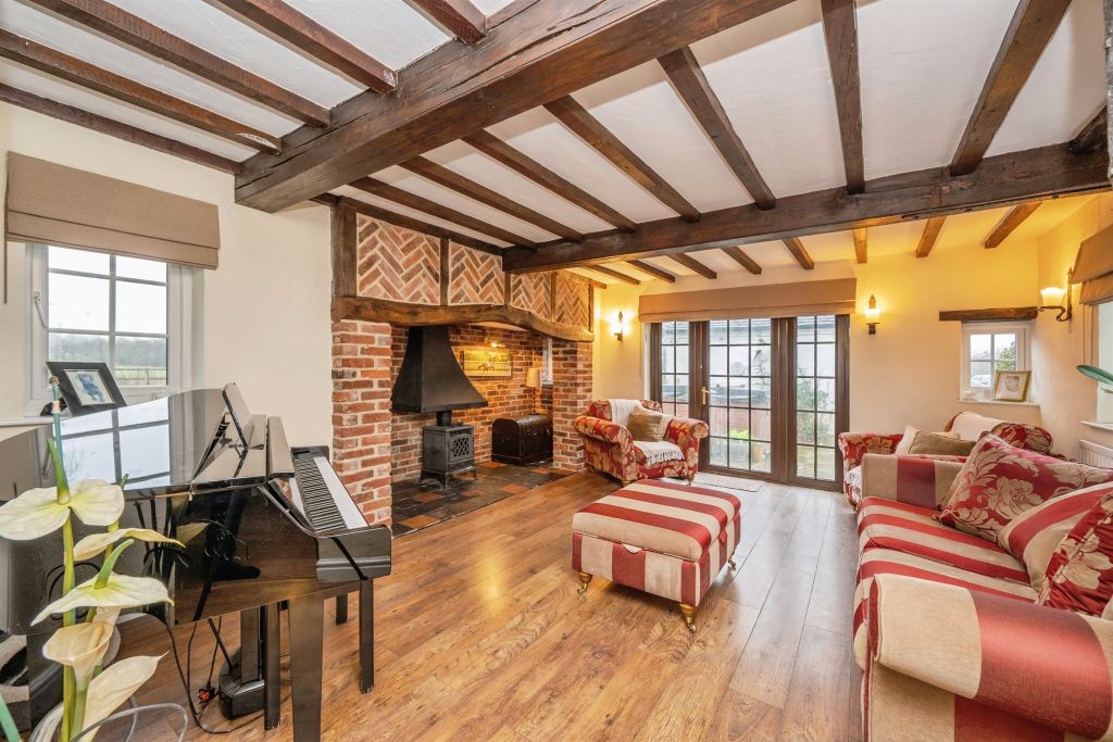 Property photo 2 of 23