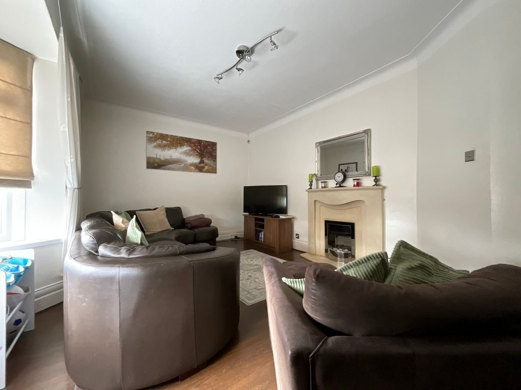 Property photo 2 of 15 4511755