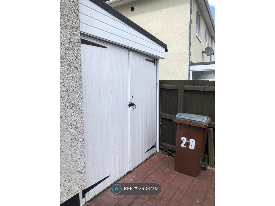 Property photo 2 of 25