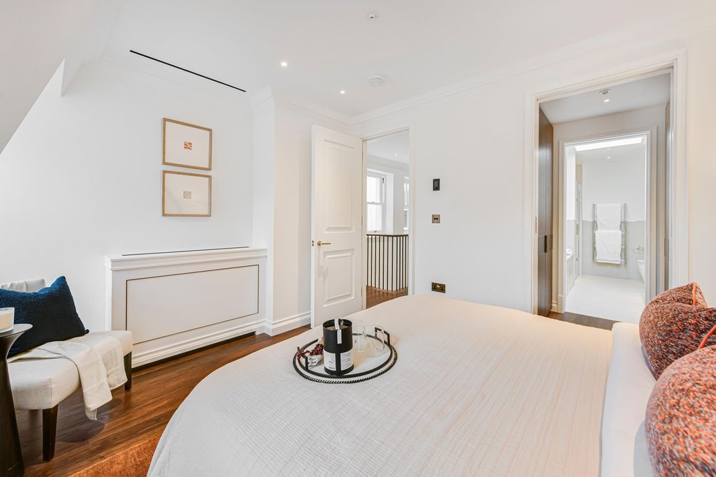 Property photo 1 of 19 Image