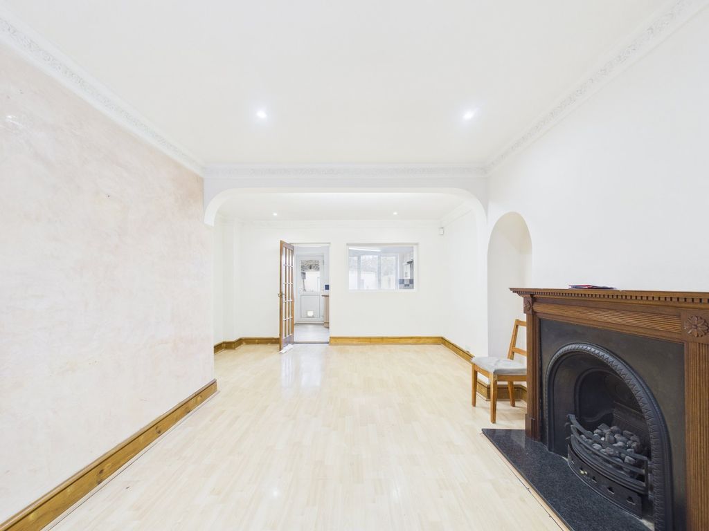 Property photo 2 of 14 Picture No. 04