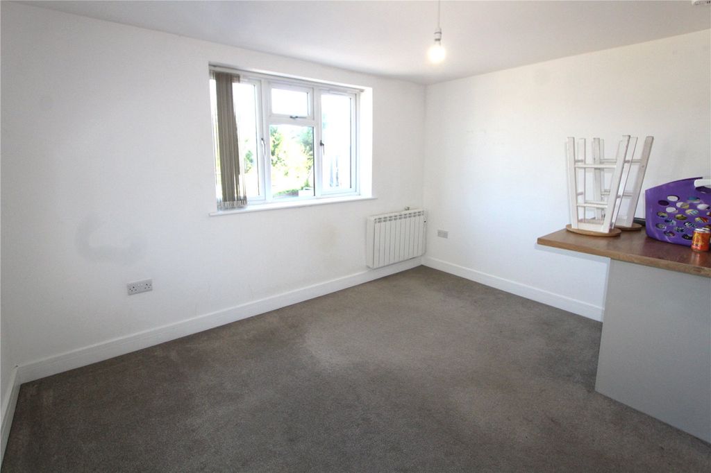 Property photo 3 of 7 Picture No. 12