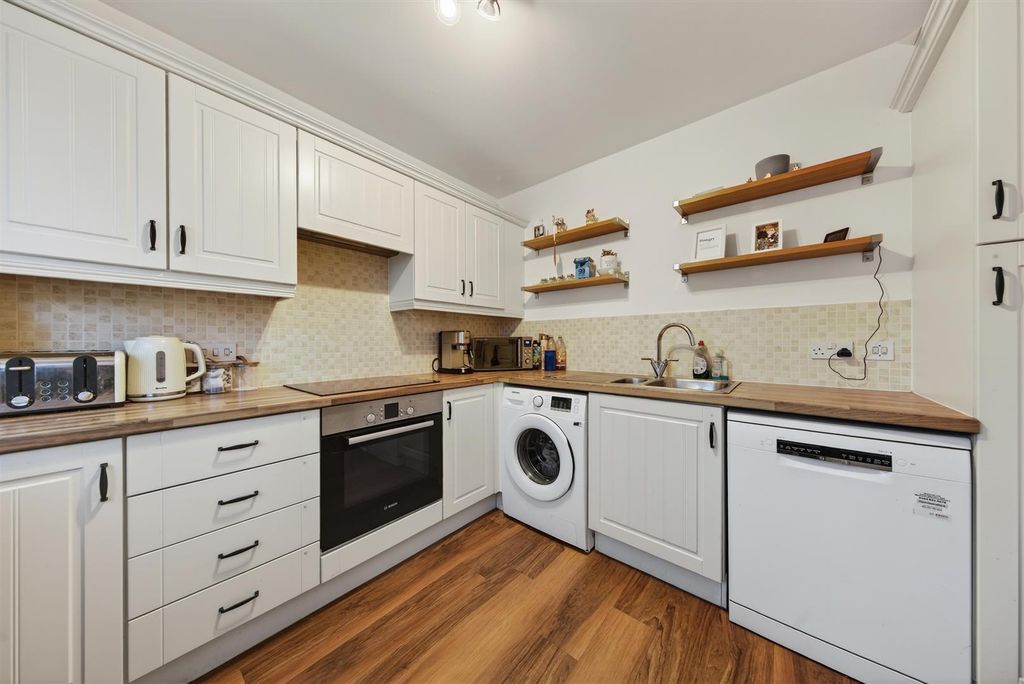 Property photo 2 of 14 81Stcrispindrweb11.Jpg