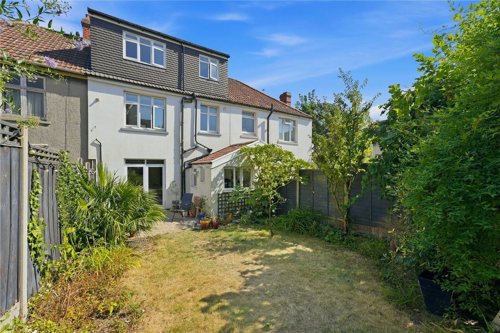 Property photo 3 of 33 Picture No. 90