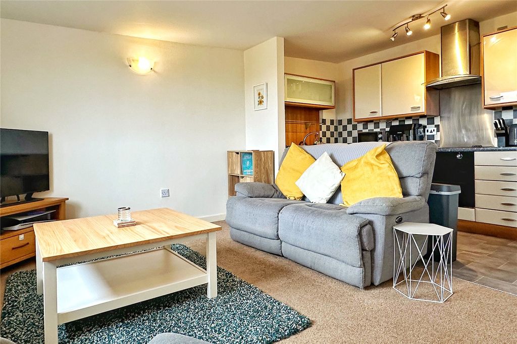 Property photo 3 of 20 Living Area